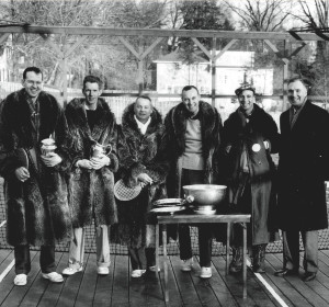 Coonskin coats are the “unofficial” uniform. Left to Right: Jim Gordon and Bill Cooper (1959 champions), Jim Carlisle and Dick Hebard (1959 finalists), Waler Close and umpire Jack Whitbeck